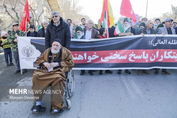 راهپیمایی مردم بجنورد در محکومیت حادثه کرمان