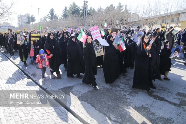 راهپیمایی مردم بجنورد در محکومیت حادثه کرمان