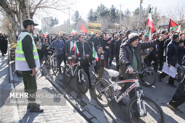 راهپیمایی مردم بجنورد در محکومیت حادثه کرمان