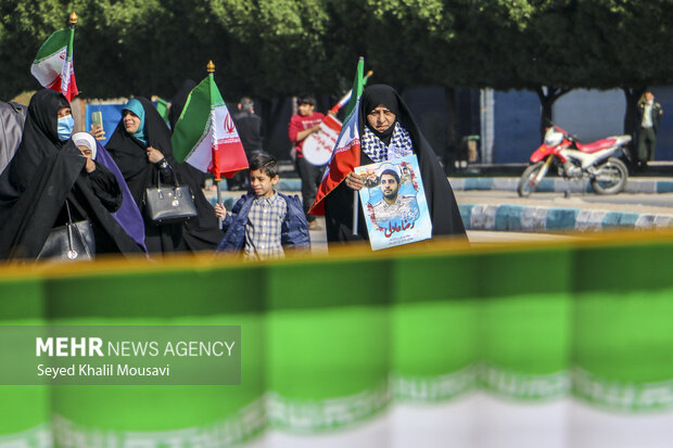 راهپیمایی مردم در محکومیت حادثه کرمان