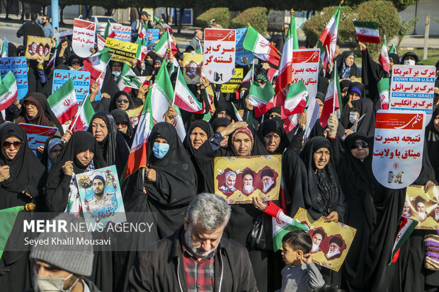 راهپیمایی مردم در محکومیت حادثه کرمان