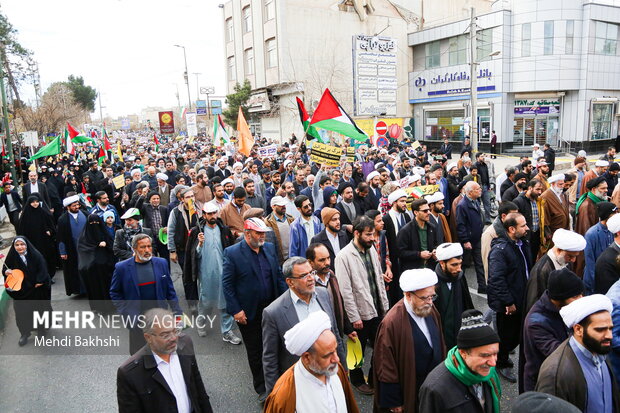 راهپیمایی مردم قم در محکومیت حادثه تروریستی کرمان