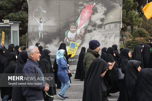 راهپیمایی مردم تهران در محکومیت جنایت تروریستی گلزار شهدای کرمان