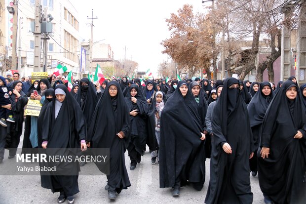 راهپیمایی مردم کرمانشاه در محکومیت حمله تروریستی کرمان