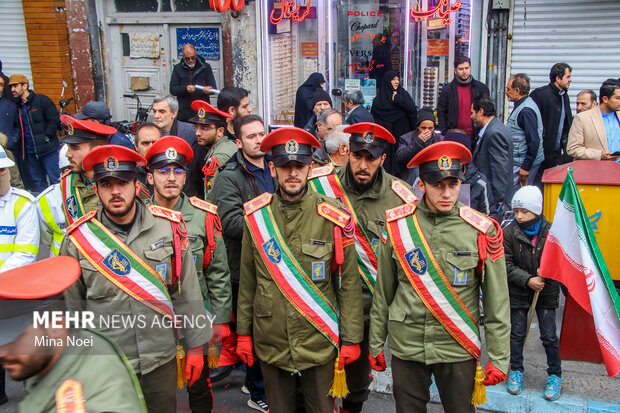 راهپیمایی مردم تبریز در محکومیت حمله تروریستی کرمان د