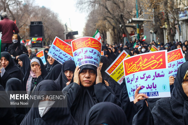 راهپیمایی مردم تبریز در محکومیت حمله تروریستی کرمان د