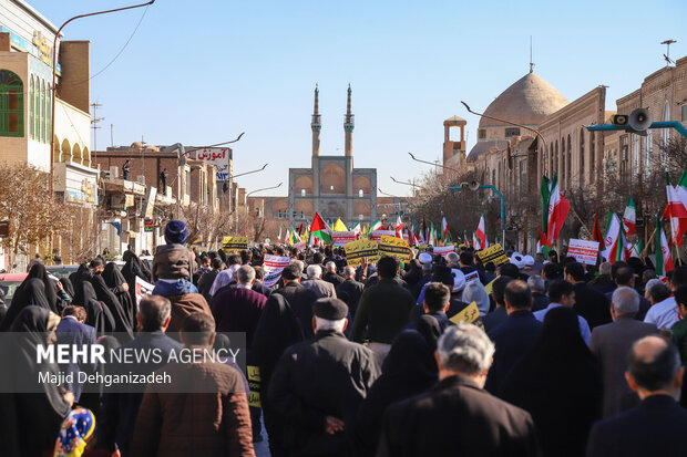 راهپیمایی مردم یزد در محکومیت حادثه تروریستی کرمان