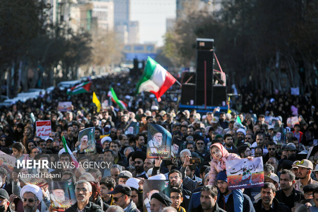 راهپیمایی مردم مشهد در محکومیت حمله تروریستی کرمان