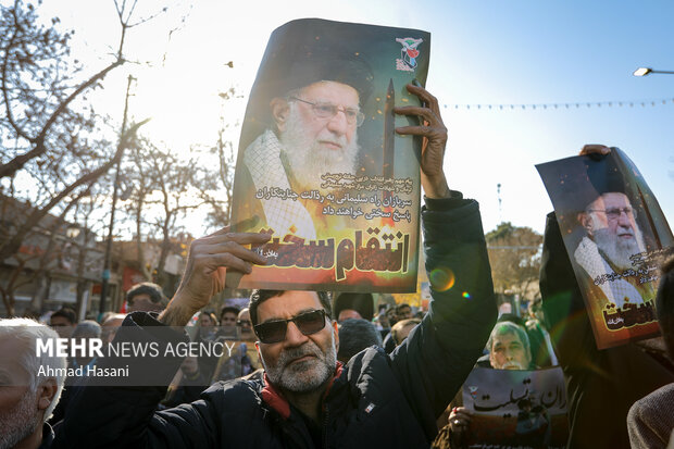 راهپیمایی مردم مشهد در محکومیت حمله تروریستی کرمان
