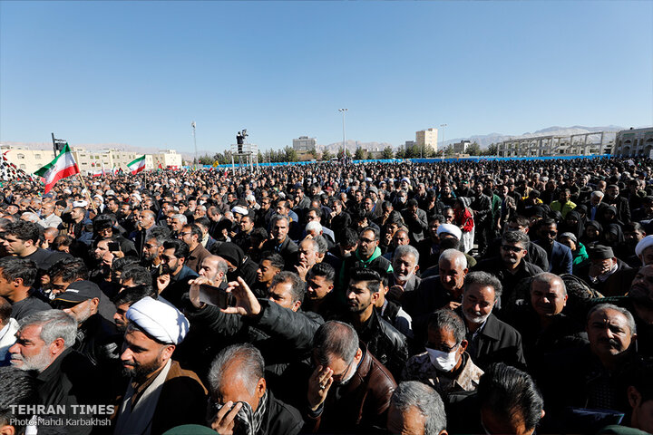 Farewell ceremony and burial for Kerman martyrs