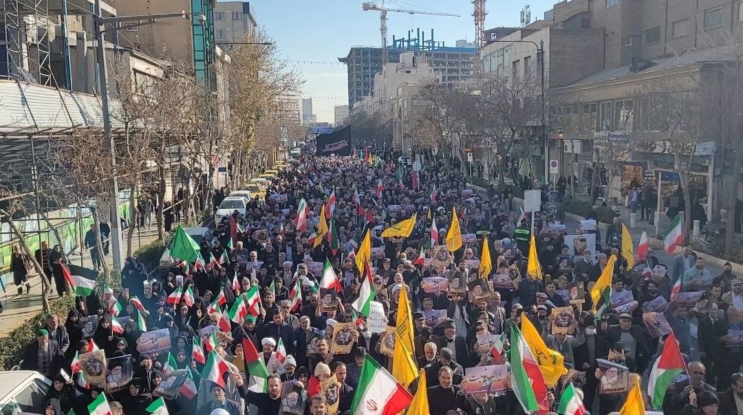 راهپیمایی مشهدی‌ها در محکومیت جنایت تروریستی کرمان