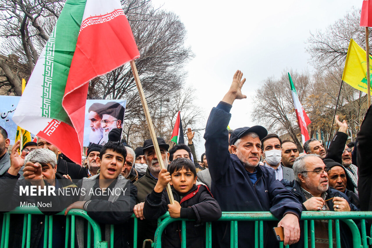 راهپیمایی مردم لاهیجان در محکومیت جنایت تروریستی کرمان
