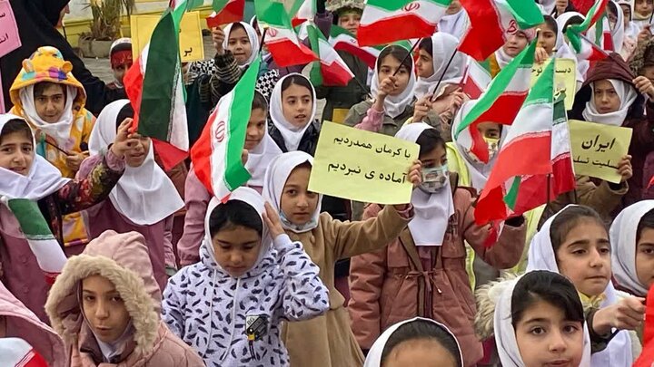 همدردی دانش آموزان مدرسه توحید شهر ایلام با شهدای حادثه کرمان