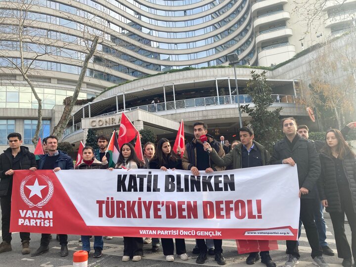 Blinken'a protestolu karşılama Blinken'a protestolu karşılama