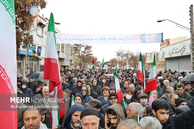 راهپیمایی مردم زنجان با حضور رییس جمهور