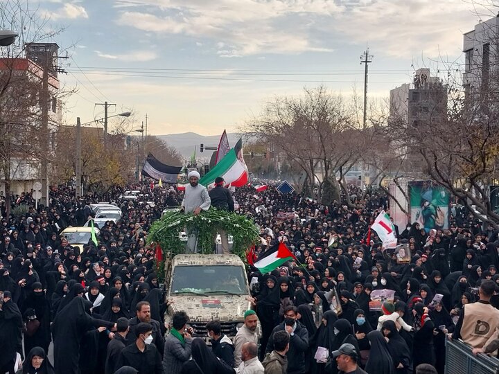 مراسم تشییع پیکر مطهر سه شهید در بلوار امامت مشهد مراسم تشییع پیکر مطهر سه شهید در بلوار امامت مشهد