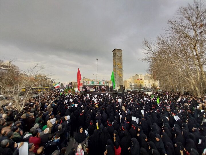 روضه سوزناک حاج امیر کرمانشاهی در مراسم تشییع شهدای مشهد مقدس روضه سوزناک حاج امیر کرمانشاهی در مراسم تشییع شهدای مشهد مقدس