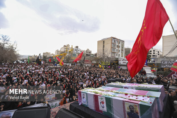 چهره هنر انقلاب خراسان شمالی شعر را موهبت الهی برای شاعر میداند
