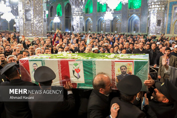 مراسم وداع با پیکر ۲ شهید حادثه تروریستی کرمان در حرم رضوی