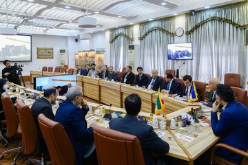 Iran, Uzbekistan stress developing technological cooperation