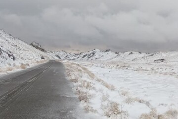 تداوم بارش برف در ارتفاعات البرز/ خطر سقوط بهمن و ریزش سنگ وجود دارد