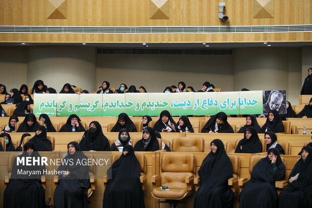 سومین جشنواره کارمند تراز مکتب حاج قاسم سلیمانی صبح یکشنبه ۱۷ دی ۱۴۰۲ در سالن همایش های اجلاس سران کشور های اسلامی برگزار شد