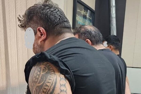 حمله اراذل به ماموران پلیس شیراز/ محمد لوک به هلاکت رسید حمله اراذل به ماموران پلیس شیراز/ محمد لوک به هلاکت رسید