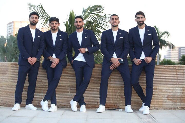 تیم ملی فوتبال ایران با ظاهری متفاوت برای سفر به قطر + عکس