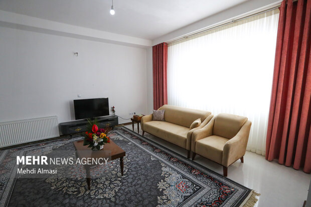 منزل جدید حاجیه خانم بابایی که در سفر دوم ریاست جمهوری تحویل شد .