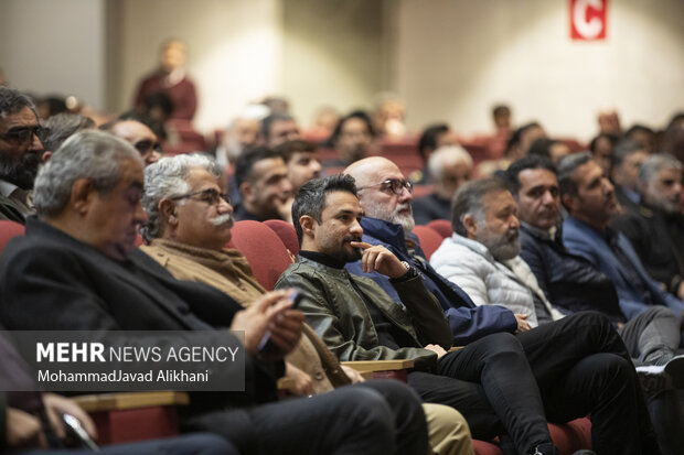 مصطفی راغب و مجید شهریاری و فرهاد قائمیان و سید علی صالحی در همایش نشان ارادت حضور دارند 