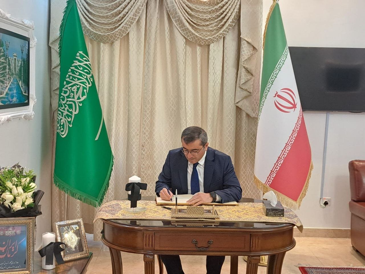 گشایش دفتر یادبود شهدای حمله تروریستی کرمان در عربستان