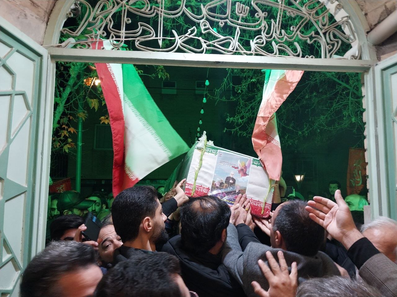 وداع با دومین بانوی شهید مشهدی حادثه تروریستی کرمان