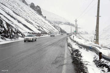 بارش پراکنده برف و باران در جاده‌های استان البرز