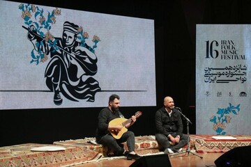 عرض رائع للفنانین العراقیین في مهرجان الموسيقى الـ 16 للقوميات الإيرانية