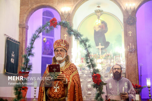 مراسم آغاز سال نو میلادی ۲۰۲۴ با حضور جمعی از مسیحیان در کلیسای مریم مقدس تهران برگزار شد