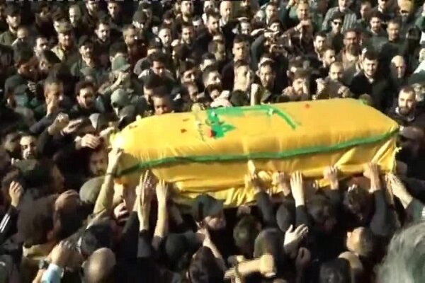 لبنان، حزب الله کے سینئر کمانڈر کی تشییع جنازہ، ہزاروں سوگواروں کی شرکت