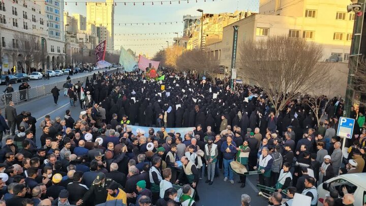 مراسم تشییع پیکر مطهر شهیده «فاطمه دهقان» در مهدیه مشهد آغاز شد