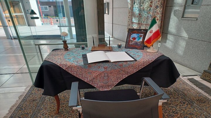 سفارة إيران في اليابان تفتح سجلاً تذكارياً لشهداء الهجوم الإرهابي في كرمان