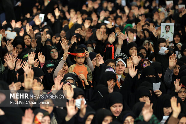 دیدار هزاران نفر از مردم قم با رهبر معظم انقلاب اسلامی