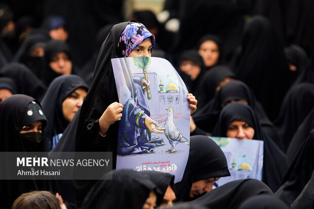 تشییع پیکر «فاطمه دهقان» شهیده حادثه تروریستی کرمان در مشهد