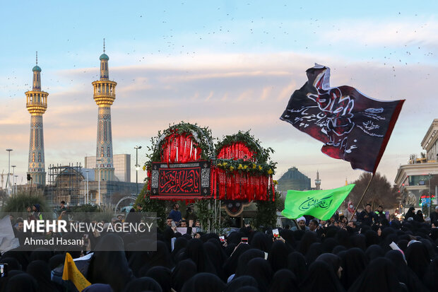 تشییع پیکر «فاطمه دهقان» شهیده حادثه تروریستی کرمان در مشهد