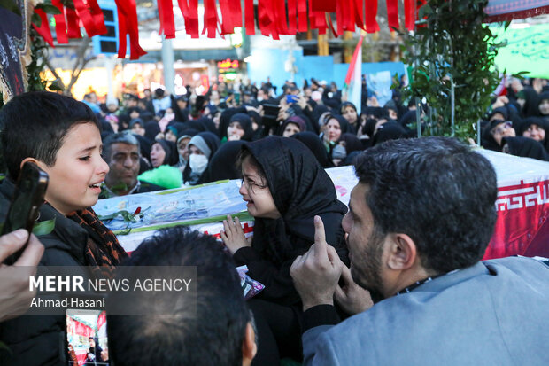 تشییع پیکر «فاطمه دهقان» شهیده حادثه تروریستی کرمان در مشهد