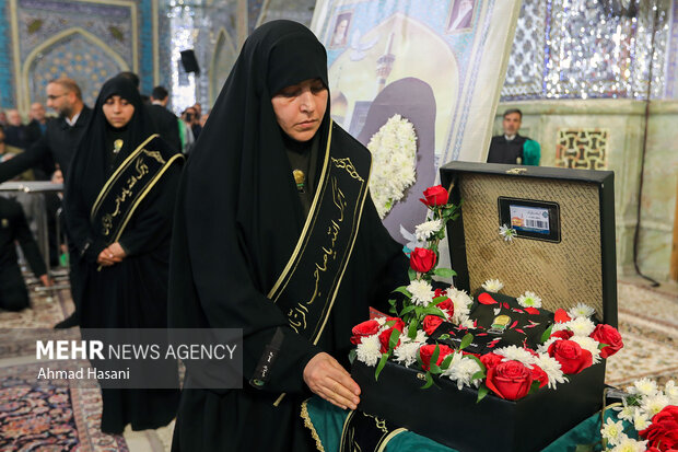تشییع پیکر «فاطمه دهقان» شهیده حادثه تروریستی کرمان در مشهد