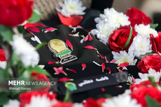 تشییع پیکر «فاطمه دهقان» شهیده حادثه تروریستی کرمان در مشهد