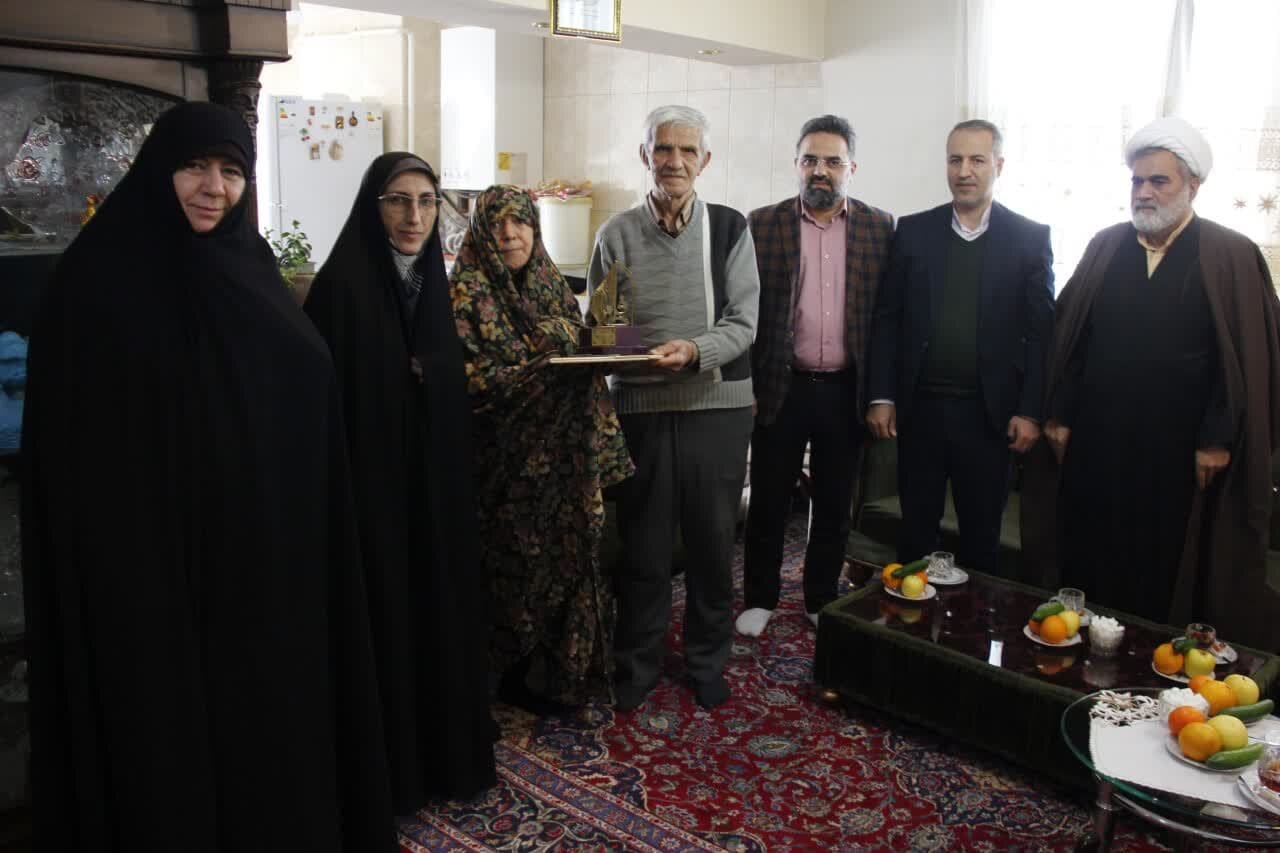 تجلیل از بانوان پیشکسوت مجالس حسینی در قزوین