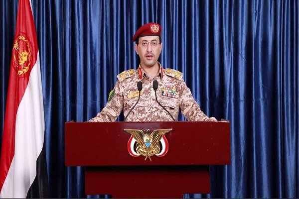 القوات المسلحة اليمنية تعلن استهداف سفينتين امريكيتين في خليج عدن 