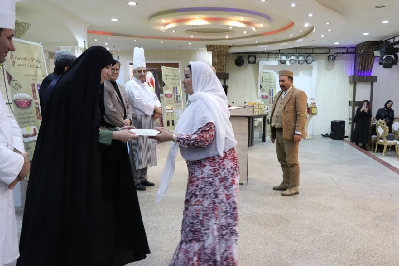 گیلان و کرمانشاه جزو استانهای برتر خوراک کشور هستند گیلان و کرمانشاه جزو استانهای برتر خوراک کشور هستند