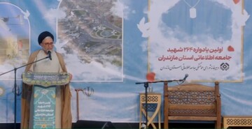 ملت ایران پاسدار و ادامه دهنده راه شهیدان است