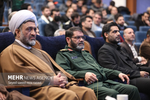 سردار سرتیپ «حسین معروفی» معاون هماهنگ کننده سازمان بسیج مستضعفین در نشست رسانه‌ای تهران حضور دارد