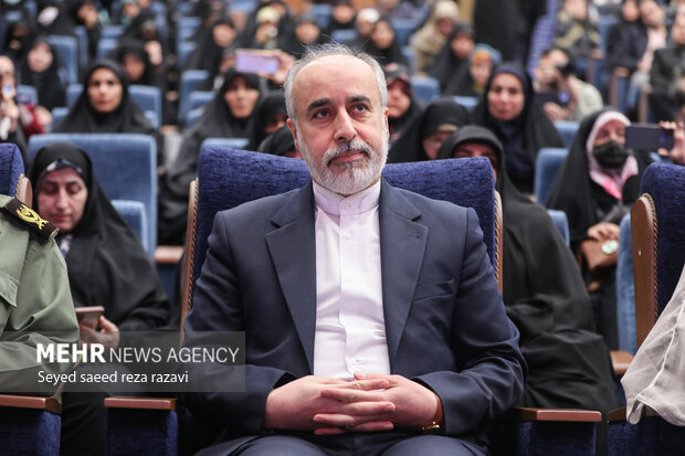ناصر کنعانی سخنگوی وزارت امور خارجه  در نشست رسانه‌ای تهران حضور دارد